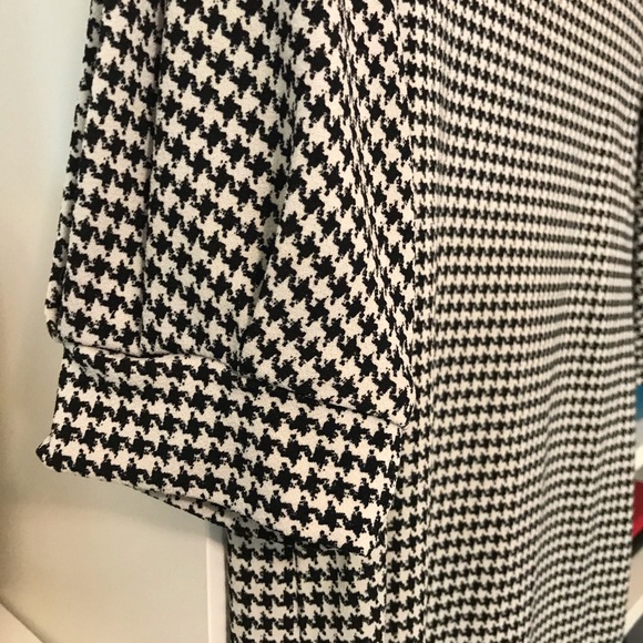 Beautiful houndstooth top from H&M! - Picture 4 of 5